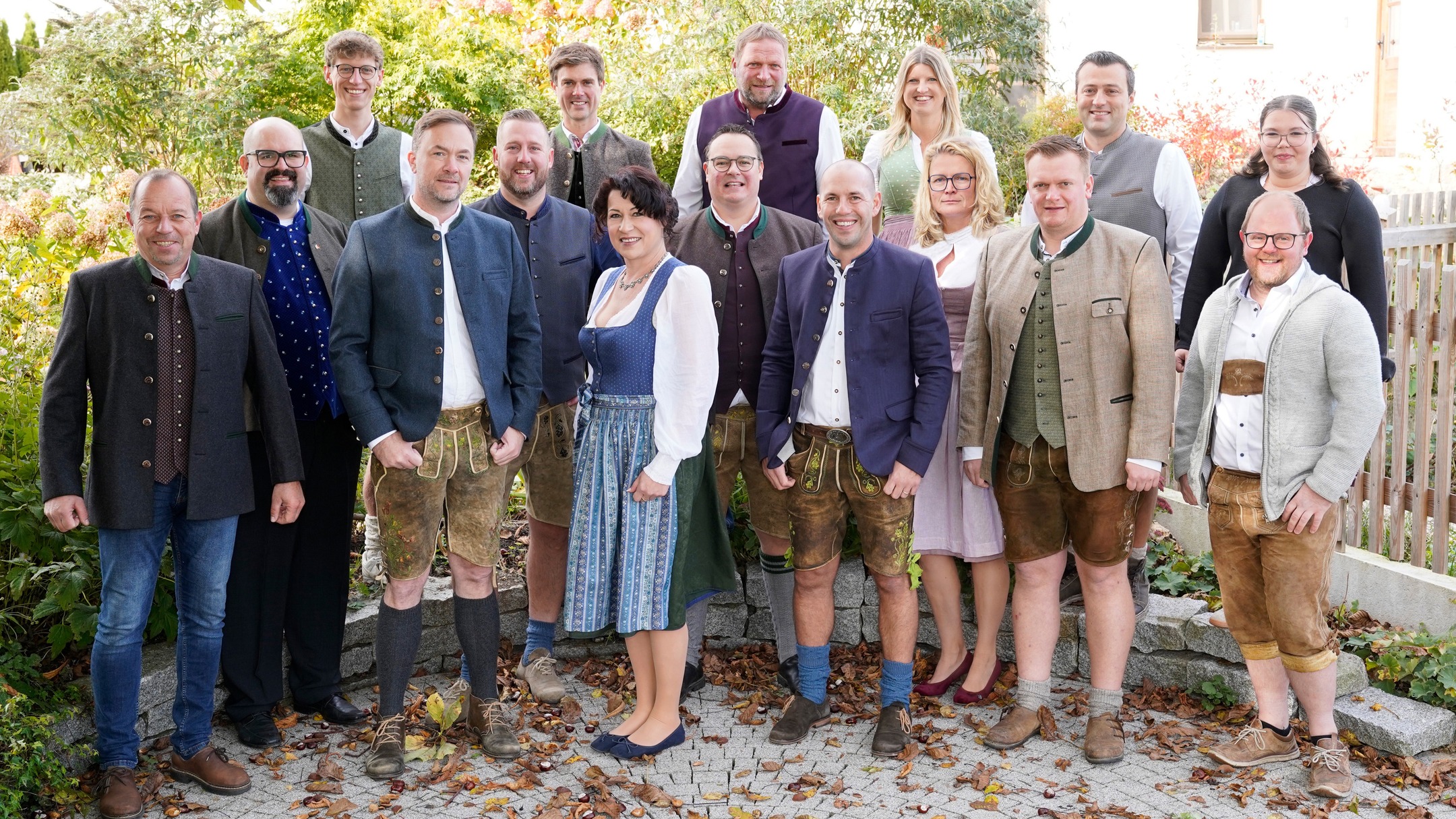 Unsere Kandidaten zur Kommunalwahl 2026

Im Bild von links: Reiner Hüllmayer, Martin Weiß, Felix Wallner, Patrick Maurer, Thomas Eder, Andreas Haderer, Marion Utermann, Sebastian Henghuber, Werner Attenberger, Markus Kirn, Andrea Eder, Sonja Zapilko, Alexander Brunner, Marcello Monteleone, Benjamin Zettl und Madita Preuß

Wir für Hebertsfelden

#csu #hebertsfelden #näherammenschen